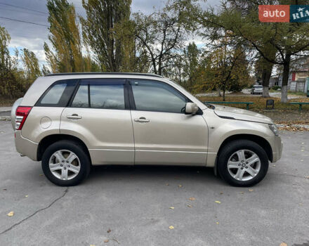 Бежевий Сузукі Гранд Вітара, об'ємом двигуна 2 л та пробігом 302 тис. км за 5300 $, фото 7 на Automoto.ua