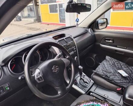 Бежевий Сузукі Гранд Вітара, об'ємом двигуна 2 л та пробігом 194 тис. км за 9000 $, фото 5 на Automoto.ua