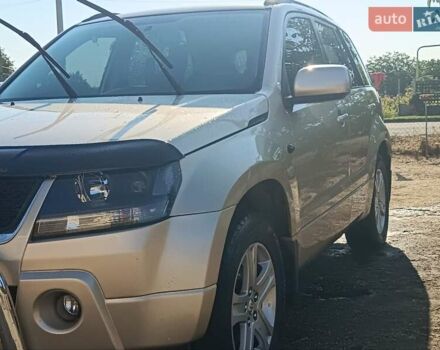 Бежевий Сузукі Гранд Вітара, об'ємом двигуна 2 л та пробігом 274 тис. км за 7900 $, фото 4 на Automoto.ua
