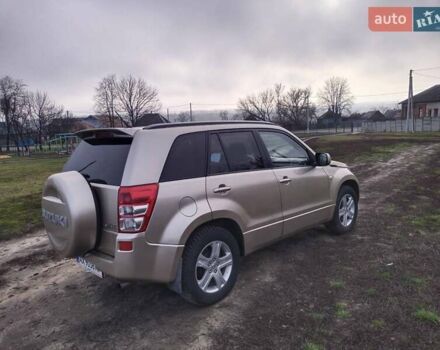 Бежевий Сузукі Гранд Вітара, об'ємом двигуна 2 л та пробігом 194 тис. км за 9000 $, фото 4 на Automoto.ua