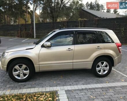 Бежевый Сузуки Гранд Витара, объемом двигателя 2.39 л и пробегом 170 тыс. км за 7800 $, фото 1 на Automoto.ua