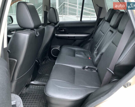 Сузуки Гранд Витара 2008 в Киеве на Automoto.ua Бежевый Сузуки Гранд Витара, объемом двигателя 3.2 л и пробегом 180 тыс. км за 6400 $, фото 5 на Automoto.ua