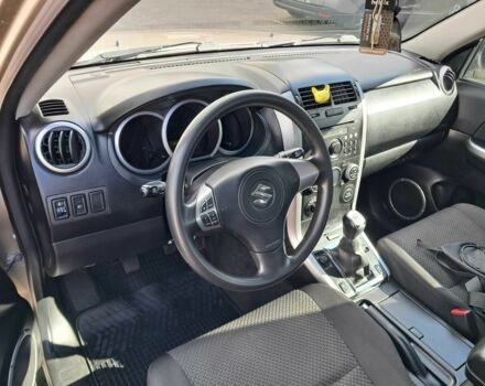 Бежевий Сузукі Гранд Вітара, об'ємом двигуна 2.4 л та пробігом 200 тис. км за 8000 $, фото 1 на Automoto.ua