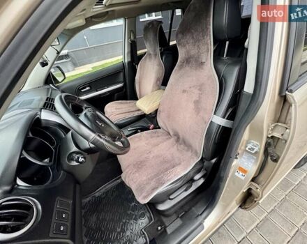 Бежевый Сузуки Гранд Витара, объемом двигателя 2.39 л и пробегом 230 тыс. км за 8999 $, фото 35 на Automoto.ua