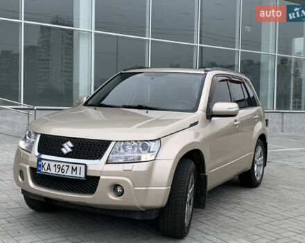 Сузуки Гранд Витара 2008 в Киеве на Automoto.ua Бежевый Сузуки Гранд Витара, объемом двигателя 3.2 л и пробегом 180 тыс. км за 6400 $, фото 1 на Automoto.ua