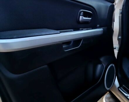 Бежевый Сузуки Гранд Витара, объемом двигателя 2 л и пробегом 216 тыс. км за 7800 $, фото 6 на Automoto.ua