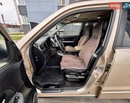 Бежевый Сузуки Гранд Витара, объемом двигателя 2.39 л и пробегом 230 тыс. км за 8999 $, фото 36 на Automoto.ua