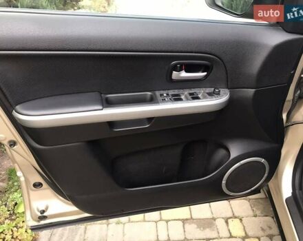 Бежевый Сузуки Гранд Витара, объемом двигателя 2.39 л и пробегом 170 тыс. км за 7800 $, фото 13 на Automoto.ua