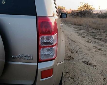 Бежевый Сузуки Гранд Витара, объемом двигателя 2 л и пробегом 216 тыс. км за 7800 $, фото 2 на Automoto.ua