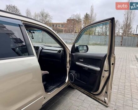 Бежевый Сузуки Гранд Витара, объемом двигателя 2.39 л и пробегом 230 тыс. км за 8999 $, фото 42 на Automoto.ua