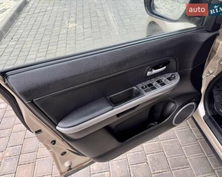 Бежевый Сузуки Гранд Витара, объемом двигателя 2.39 л и пробегом 230 тыс. км за 8999 $, фото 32 на Automoto.ua