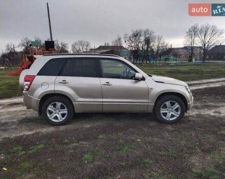 Бежевий Сузукі Гранд Вітара, об'ємом двигуна 2 л та пробігом 194 тис. км за 9000 $, фото 6 на Automoto.ua