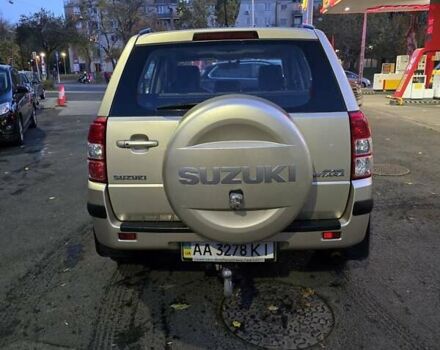 Сузуки Гранд Витара 2010 в Киеве на Automoto.ua Бежевый Сузуки Гранд Витара, объемом двигателя 2.39 л и пробегом 205 тыс. км за 8800 $, фото 5 на Automoto.ua