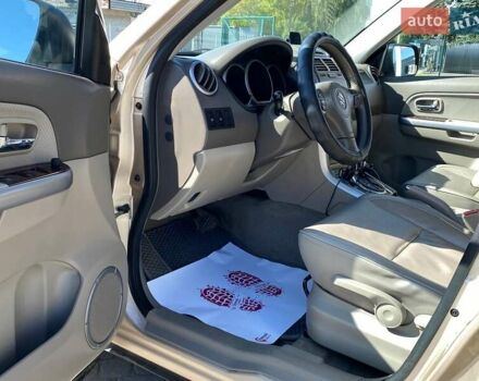 Сузуки Гранд Витара 2011 в Львове на Automoto.ua Бежевый Сузуки Гранд Витара, объемом двигателя 2.39 л и пробегом 158 тыс. км за 7700 $, фото 7 на Automoto.ua