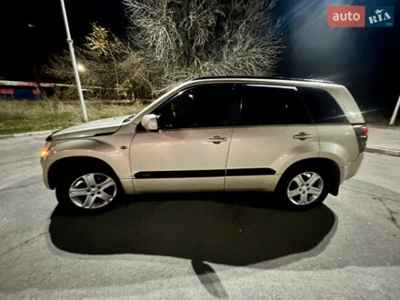 Бежевый Сузуки Гранд Витара, объемом двигателя 2 л и пробегом 236 тыс. км за 6500 $, фото 1 на Automoto.ua