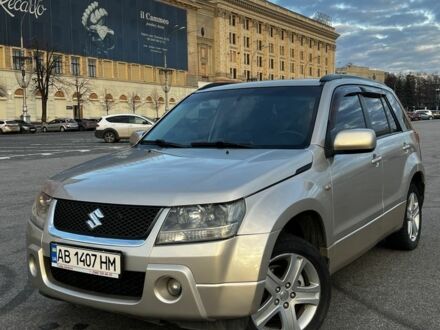 Бежевый Сузуки Гранд Витара, объемом двигателя 2 л и пробегом 255 тыс. км за 6000 $, фото 1 на Automoto.ua