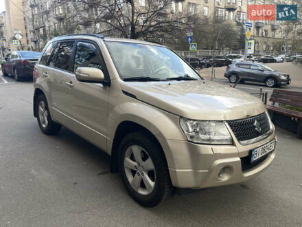 Сузуки Гранд Витара 2008 в Киеве на Automoto.ua Бежевый Сузуки Гранд Витара, объемом двигателя 2.4 л и пробегом 165 тыс. км за 8200 $, фото 1 на Automoto.ua