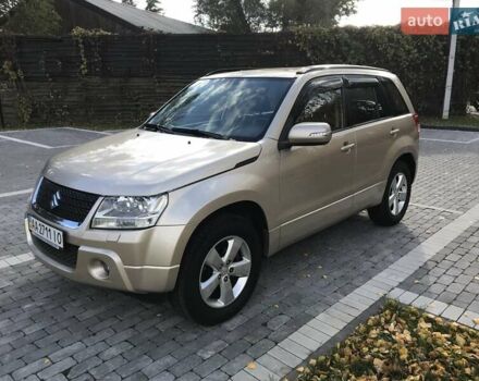 Бежевый Сузуки Гранд Витара, объемом двигателя 2.39 л и пробегом 170 тыс. км за 7800 $, фото 1 на Automoto.ua