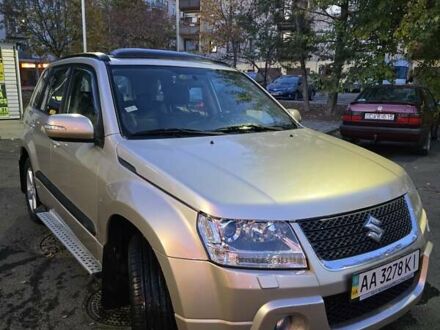 Сузуки Гранд Витара 2010 в Киеве на Automoto.ua Бежевый Сузуки Гранд Витара, объемом двигателя 2.39 л и пробегом 205 тыс. км за 8800 $, фото 1 на Automoto.ua