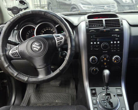 Чорний Сузукі Гранд Вітара, об'ємом двигуна 2 л та пробігом 240 тис. км за 5999 $, фото 12 на Automoto.ua