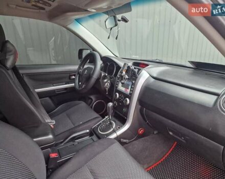 Черный Сузуки Гранд Витара, объемом двигателя 2 л и пробегом 102 тыс. км за 7500 $, фото 4 на Automoto.ua