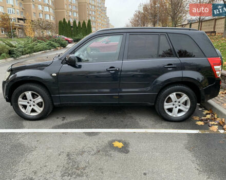 Чорний Сузукі Гранд Вітара, об'ємом двигуна 2 л та пробігом 274 тис. км за 7200 $, фото 32 на Automoto.ua