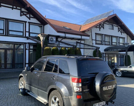 Черный Сузуки Гранд Витара, объемом двигателя 2 л и пробегом 280 тыс. км за 4550 $, фото 2 на Automoto.ua