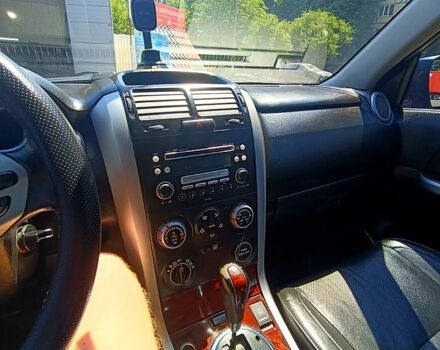 Черный Сузуки Гранд Витара, объемом двигателя 2 л и пробегом 227 тыс. км за 8000 $, фото 1 на Automoto.ua