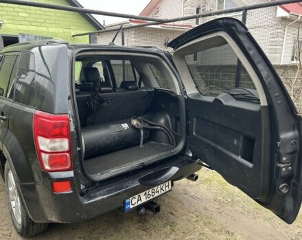 Черный Сузуки Гранд Витара, объемом двигателя 2 л и пробегом 261 тыс. км за 5600 $, фото 4 на Automoto.ua