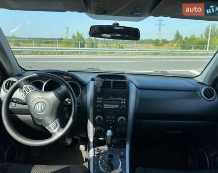 Чорний Сузукі Гранд Вітара, об'ємом двигуна 2 л та пробігом 235 тис. км за 5200 $, фото 5 на Automoto.ua