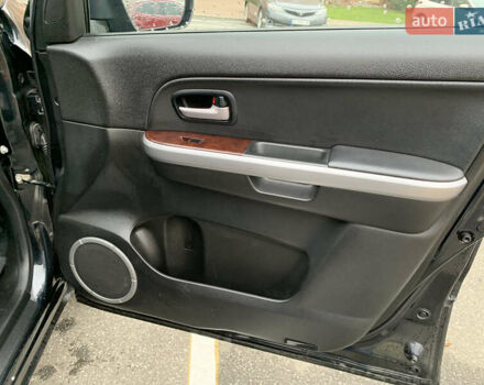 Чорний Сузукі Гранд Вітара, об'ємом двигуна 2 л та пробігом 274 тис. км за 7200 $, фото 13 на Automoto.ua