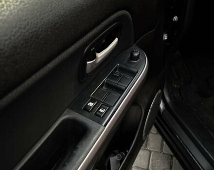 Чорний Сузукі Гранд Вітара, об'ємом двигуна 2 л та пробігом 87 тис. км за 8000 $, фото 7 на Automoto.ua