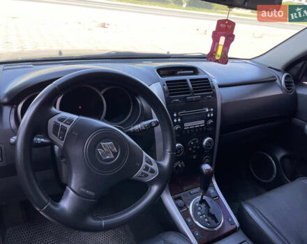 Чорний Сузукі Гранд Вітара, об'ємом двигуна 2 л та пробігом 285 тис. км за 6600 $, фото 7 на Automoto.ua