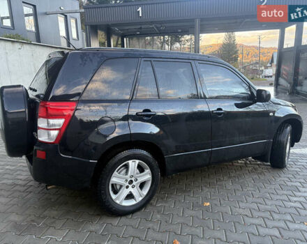 Чорний Сузукі Гранд Вітара, об'ємом двигуна 2 л та пробігом 293 тис. км за 5498 $, фото 6 на Automoto.ua