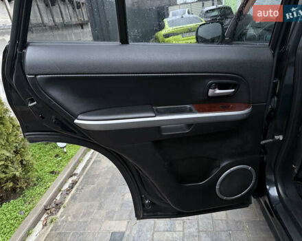 Чорний Сузукі Гранд Вітара, об'ємом двигуна 2 л та пробігом 230 тис. км за 7300 $, фото 44 на Automoto.ua