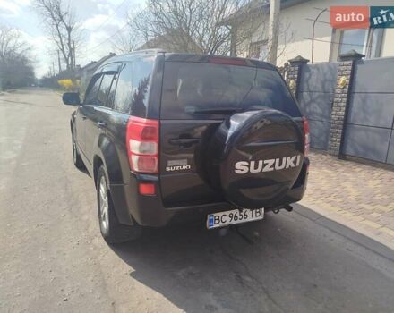 Черный Сузуки Гранд Витара, объемом двигателя 2 л и пробегом 300 тыс. км за 7200 $, фото 2 на Automoto.ua