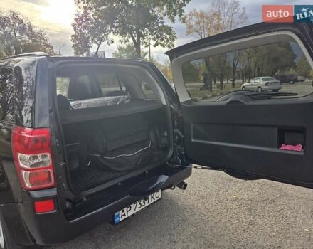 Чорний Сузукі Гранд Вітара, об'ємом двигуна 2 л та пробігом 237 тис. км за 8500 $, фото 6 на Automoto.ua