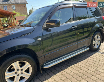 Чорний Сузукі Гранд Вітара, об'ємом двигуна 2 л та пробігом 260 тис. км за 7900 $, фото 4 на Automoto.ua