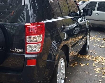 Черный Сузуки Гранд Витара, объемом двигателя 2 л и пробегом 235 тыс. км за 7300 $, фото 3 на Automoto.ua