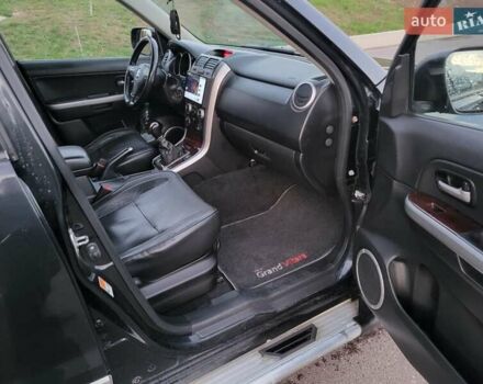 Черный Сузуки Гранд Витара, объемом двигателя 1.9 л и пробегом 250 тыс. км за 4500 $, фото 2 на Automoto.ua