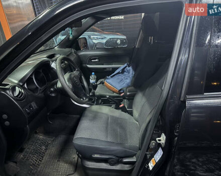 Черный Сузуки Гранд Витара, объемом двигателя 2 л и пробегом 177 тыс. км за 6600 $, фото 6 на Automoto.ua