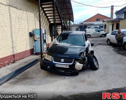 Чорний Сузукі Гранд Вітара, об'ємом двигуна 2 л та пробігом 200 тис. км за 2500 $, фото 1 на Automoto.ua