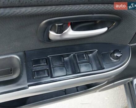 Чорний Сузукі Гранд Вітара, об'ємом двигуна 2 л та пробігом 216 тис. км за 6500 $, фото 19 на Automoto.ua