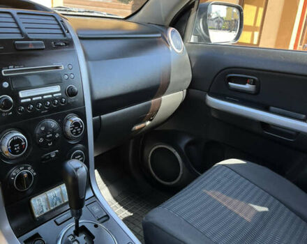 Чорний Сузукі Гранд Вітара, об'ємом двигуна 2 л та пробігом 260 тис. км за 7900 $, фото 17 на Automoto.ua