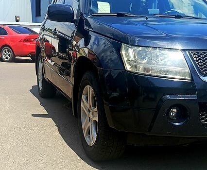 Чорний Сузукі Гранд Вітара, об'ємом двигуна 2 л та пробігом 190 тис. км за 7000 $, фото 1 на Automoto.ua