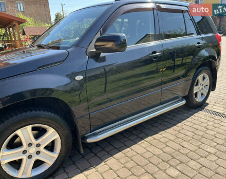 Чорний Сузукі Гранд Вітара, об'ємом двигуна 2 л та пробігом 260 тис. км за 7900 $, фото 1 на Automoto.ua