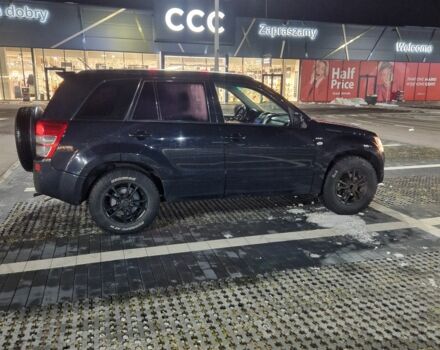 Черный Сузуки Гранд Витара, объемом двигателя 2 л и пробегом 220 тыс. км за 3700 $, фото 2 на Automoto.ua