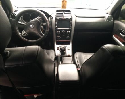 Черный Сузуки Гранд Витара, объемом двигателя 2 л и пробегом 262 тыс. км за 7000 $, фото 3 на Automoto.ua