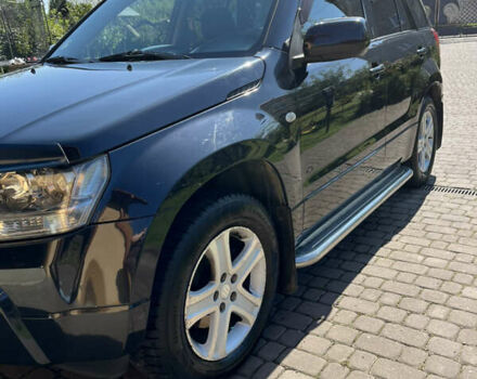 Чорний Сузукі Гранд Вітара, об'ємом двигуна 2 л та пробігом 260 тис. км за 7900 $, фото 3 на Automoto.ua