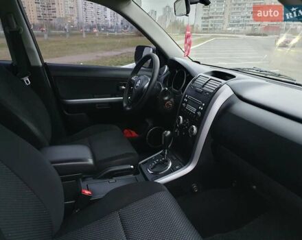 Чорний Сузукі Гранд Вітара, об'ємом двигуна 2 л та пробігом 251 тис. км за 7000 $, фото 4 на Automoto.ua